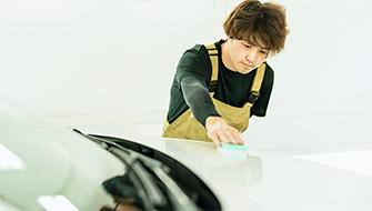 車のコーティングの様子