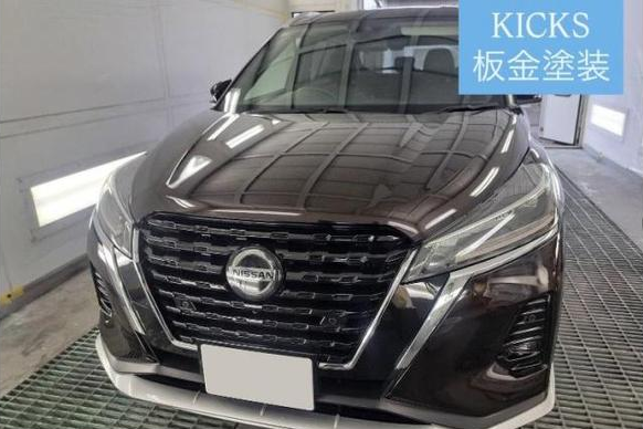 日産キックス。黒色